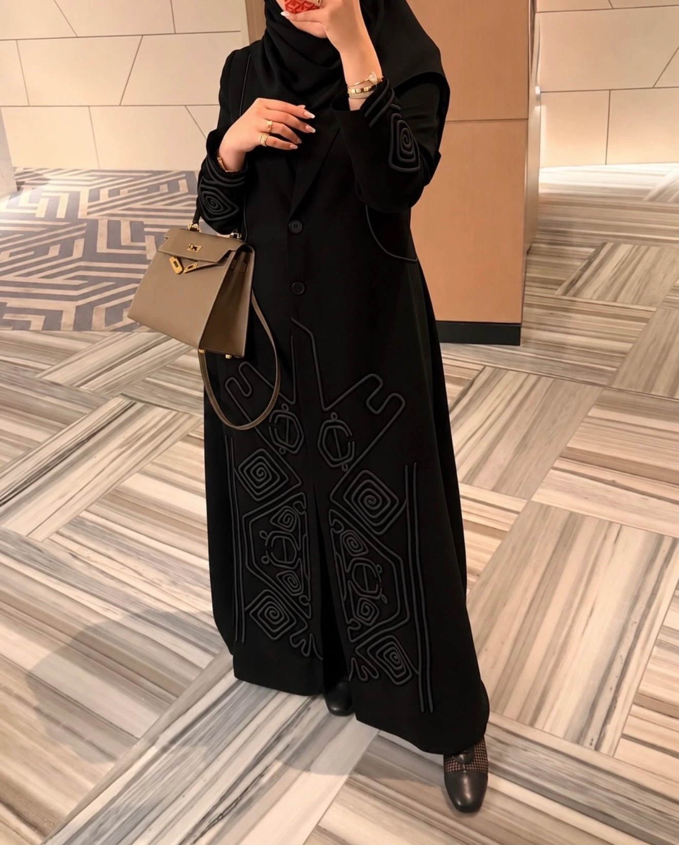 ‏عباية التطريز العصري